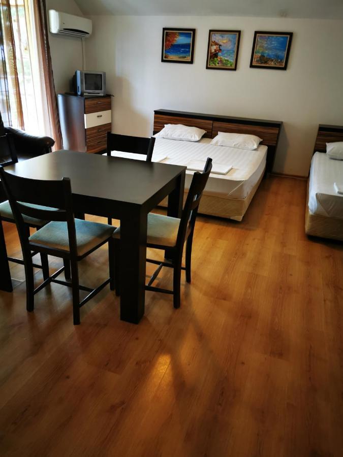 Jelezchevi Guest Rooms Приморско Экстерьер фото